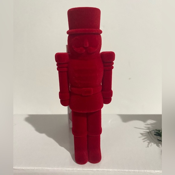 Christmas Wallflowers Fragrance plug RED VELVET NUTCRACKER. - Picture 5 of 9